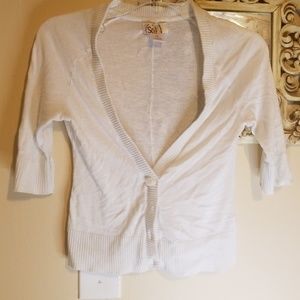 Cute spring 3/4 sleeve sweater